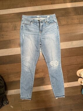 Old Navy Light Wash Skinny Jeans with Knee Distress